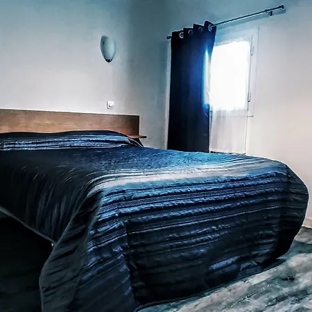 Acacia Hotel